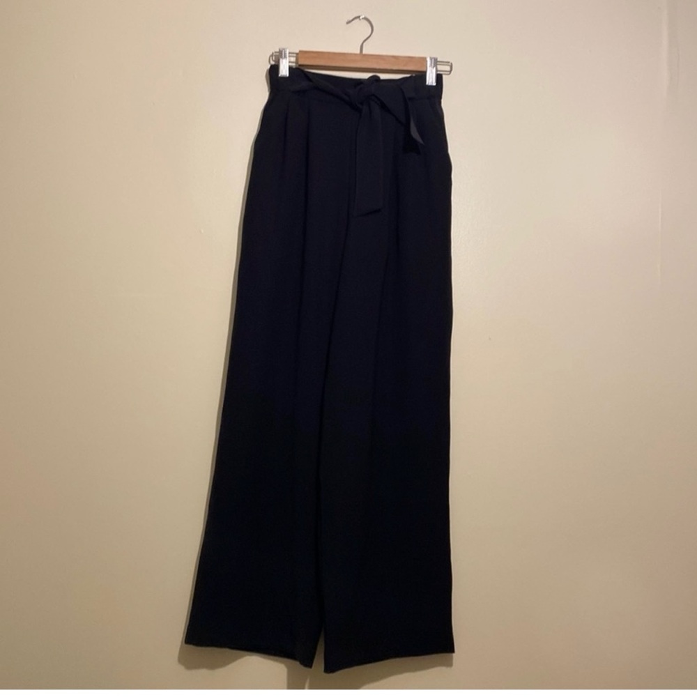 Lululemon athletica Noir Woven black pants . Size 4 Very good condition - Picture 6 of 10